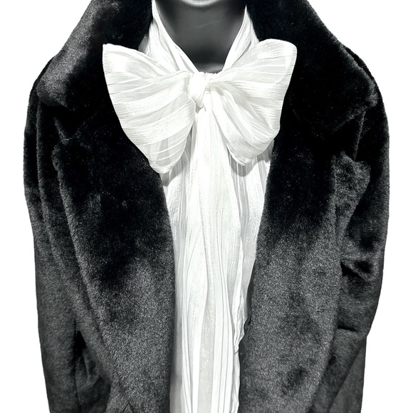 Ree Sleeveless Bow Blouse - White - Picture 2 of 3